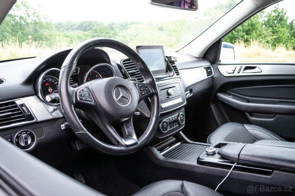 2017 Mercedes-Benz GL - 11