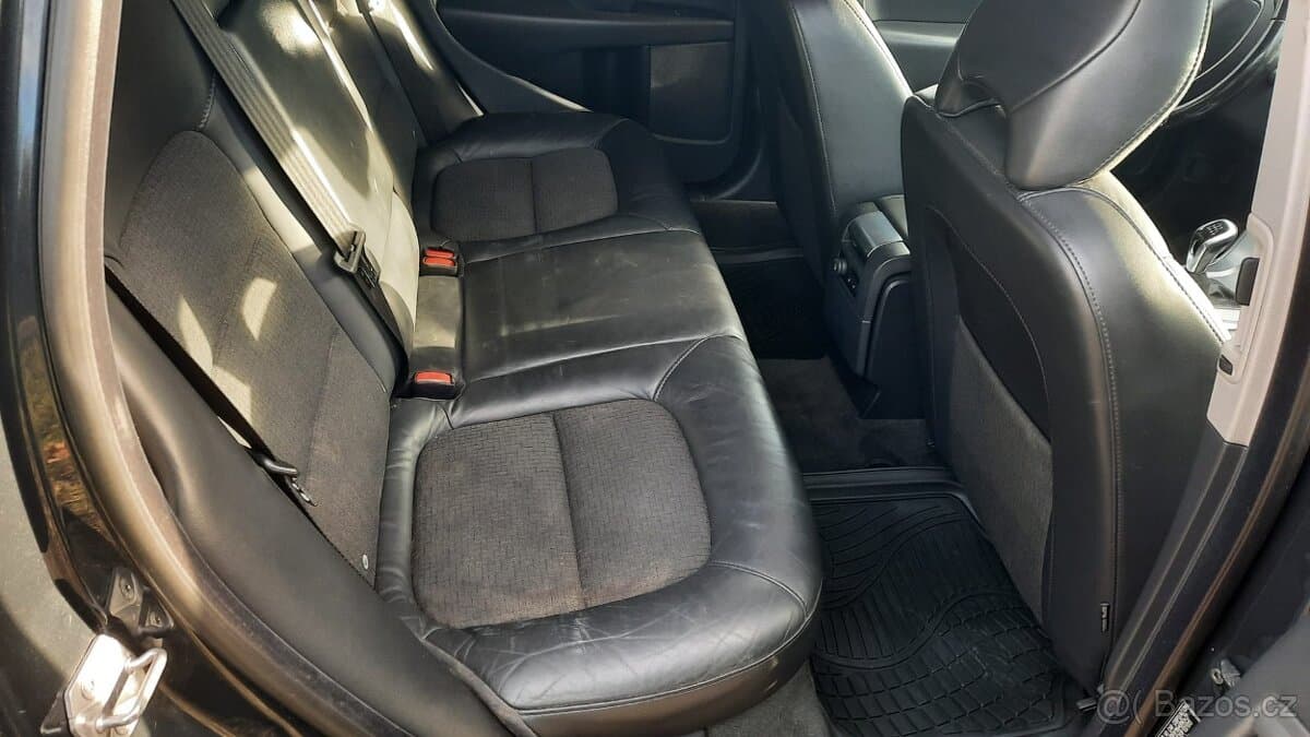 2014 Volvo V70 - 11