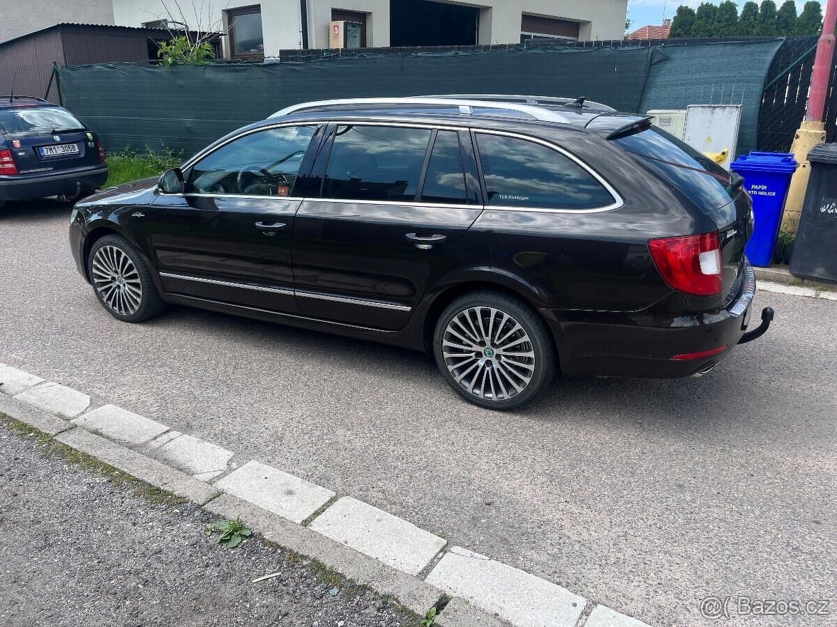 2012 Škoda SUPERB - 11
