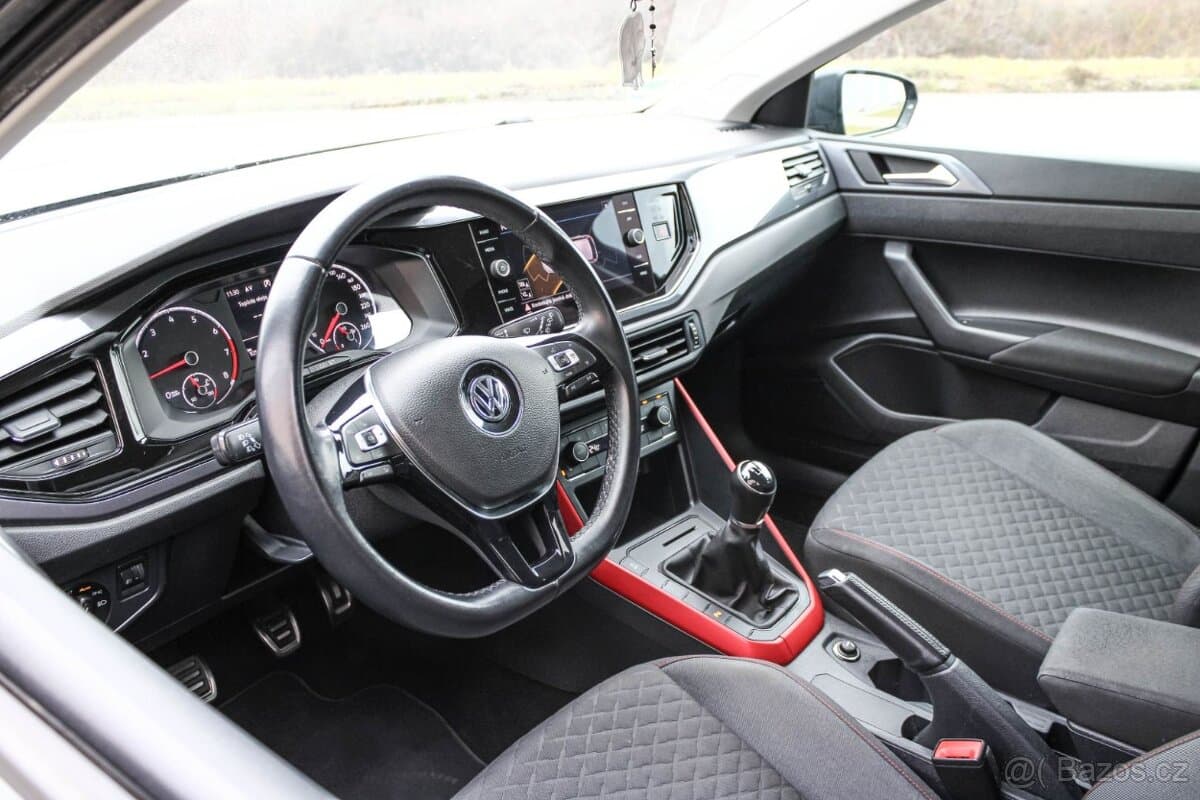 2019 Volkswagen POLO - 11