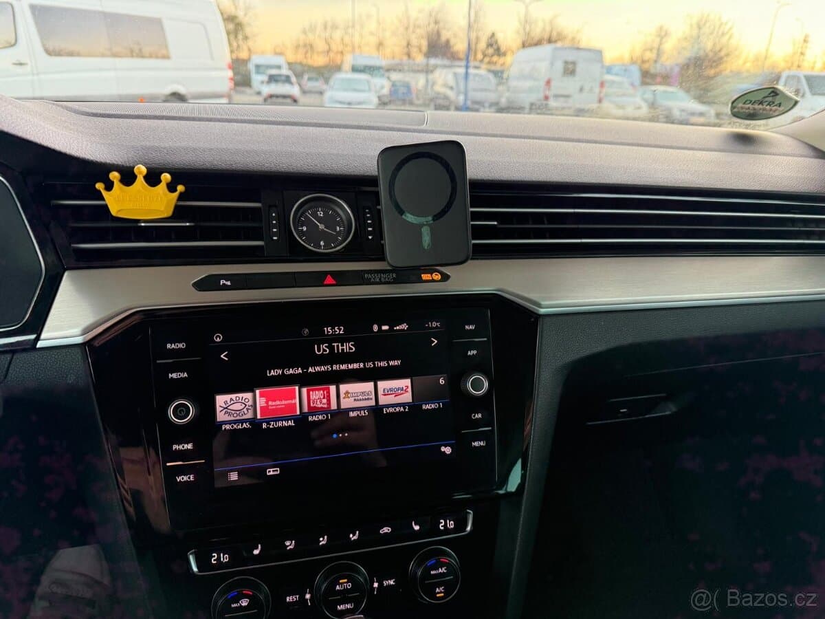 2018 Volkswagen PASSAT - 11