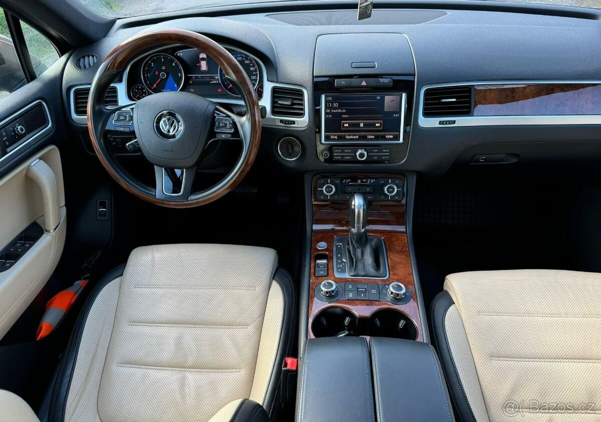 2014 Volkswagen TOUAREG - 11