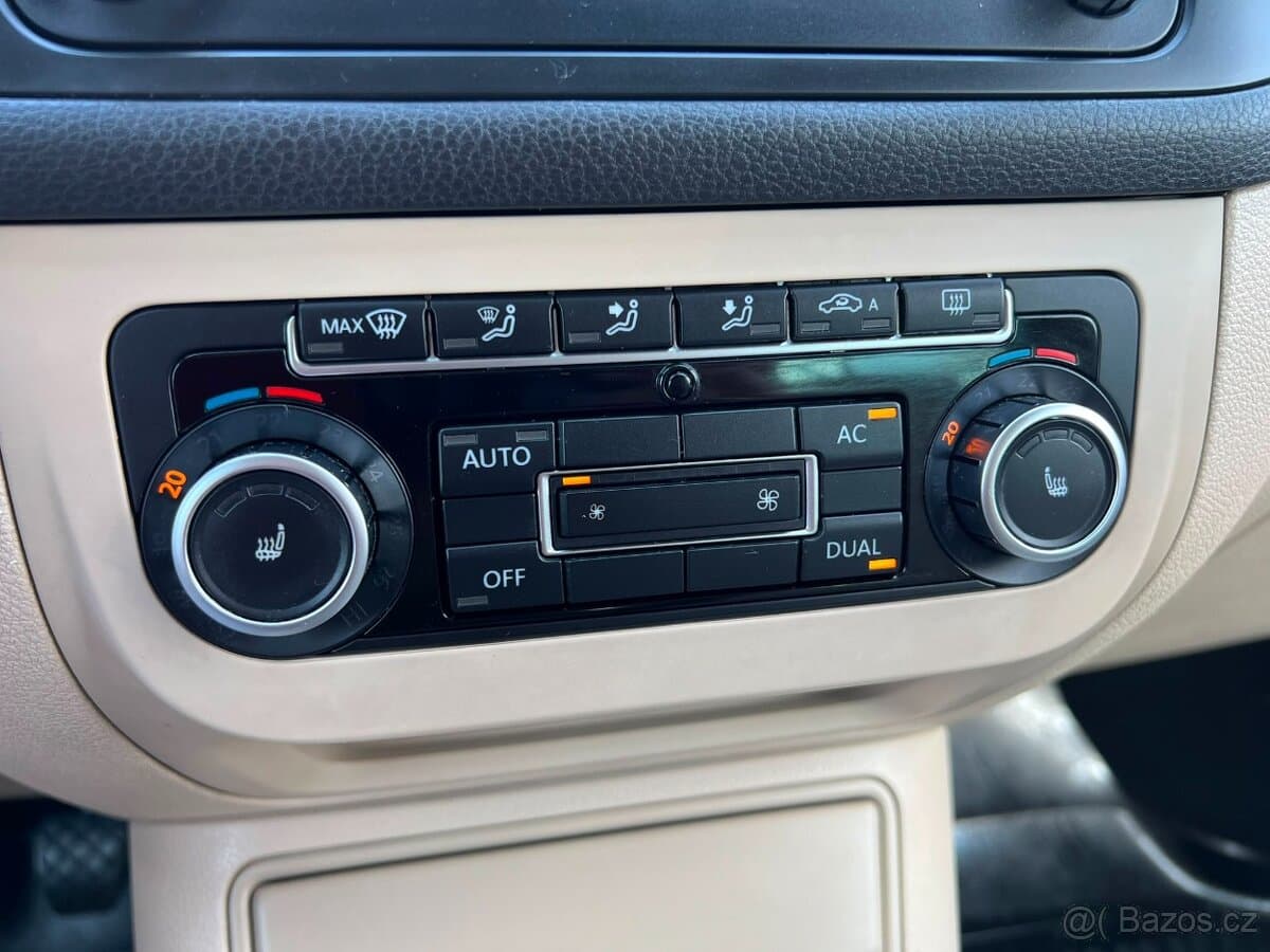 2009 Volkswagen GOLF - 11