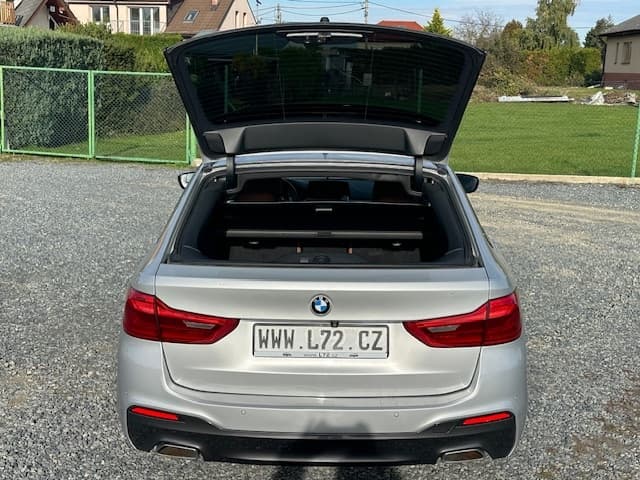 2017 BMW 5-SERIES - 11
