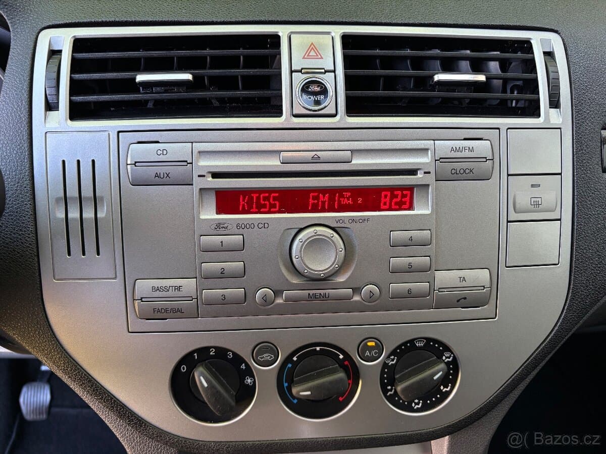 2010 Ford KUGA - 11