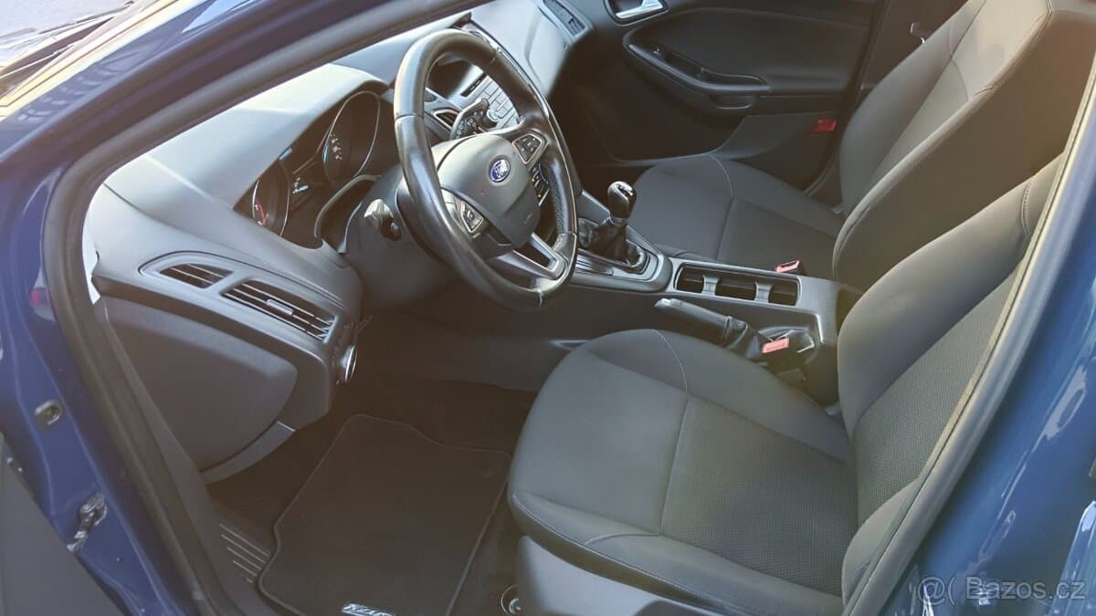2017 Ford FOCUS - 11