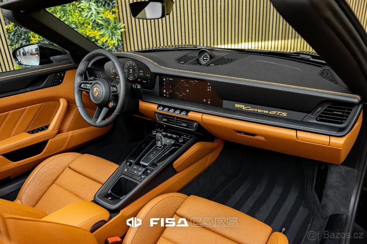 2025 Porsche 911 - 11