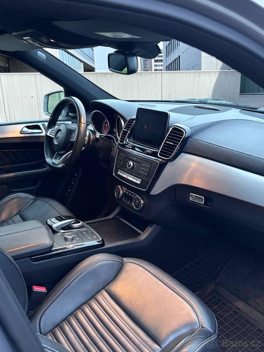 2016 Mercedes-Benz GLS - 11