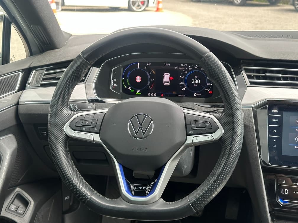 2021 Volkswagen PASSAT - 11
