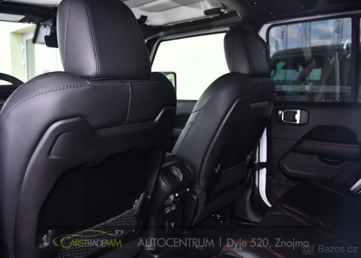 2025 Jeep WRANGLER - 11