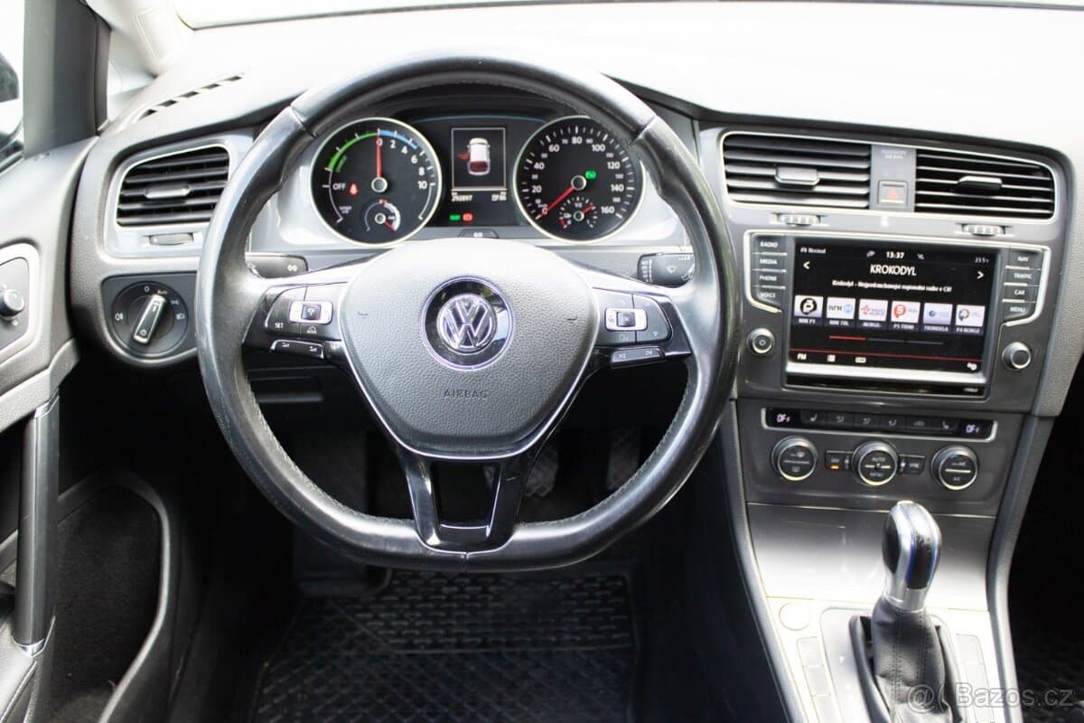 2015 Volkswagen GOLF - 11