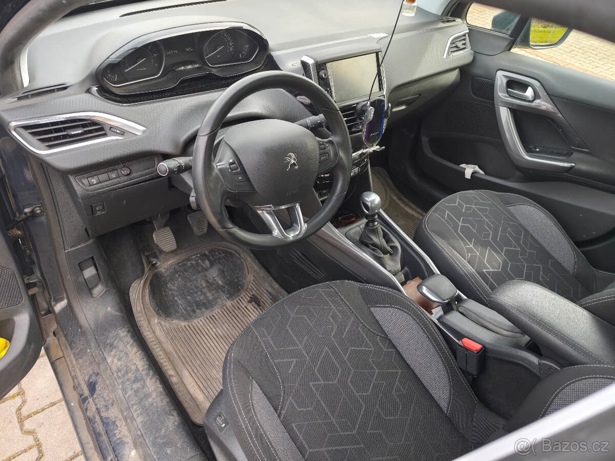 2019 Peugeot 2008 - 11