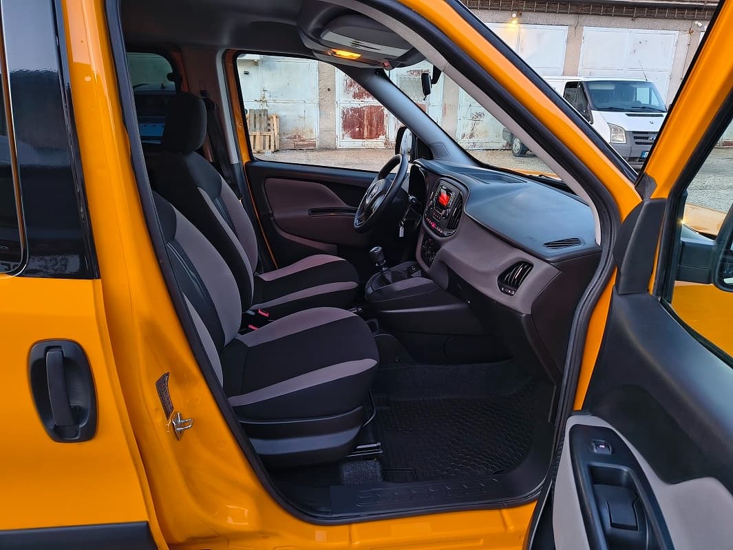 2019 Fiat DOBLO - 11
