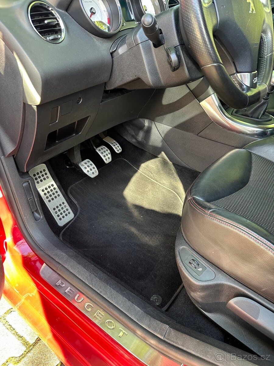 2011 Peugeot 308 - 11