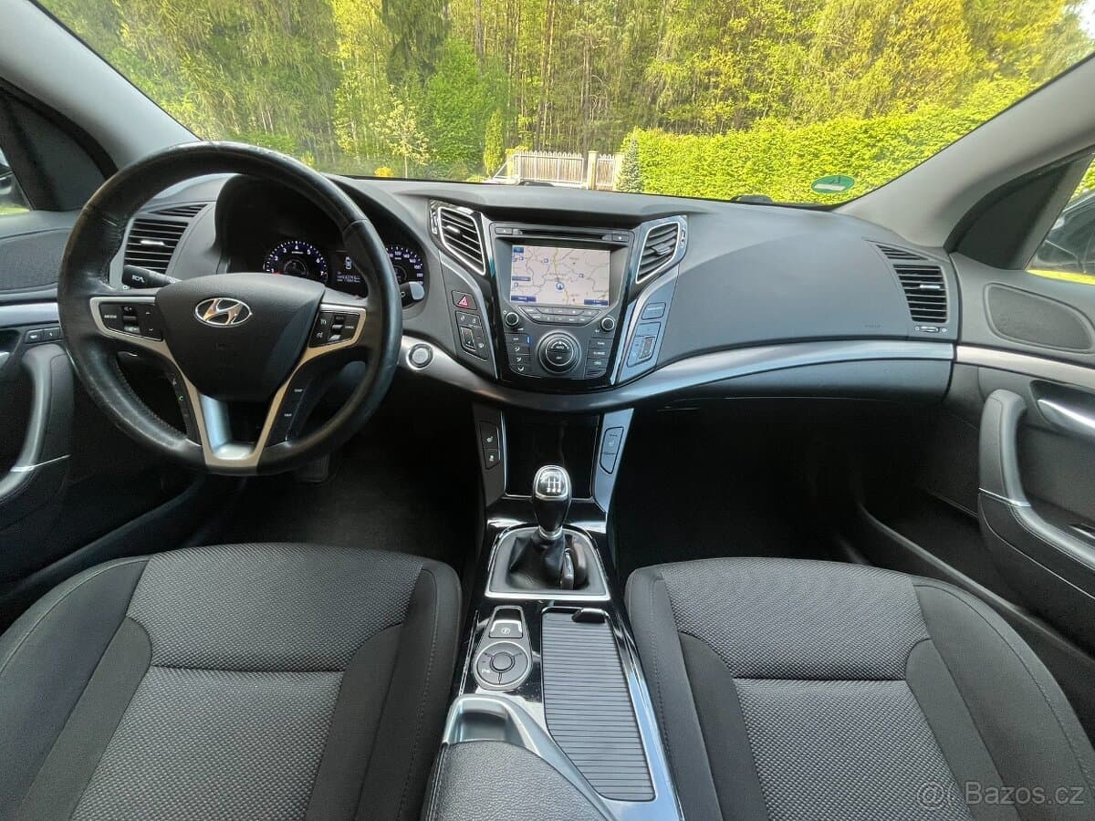 2011 Hyundai i40 - 11