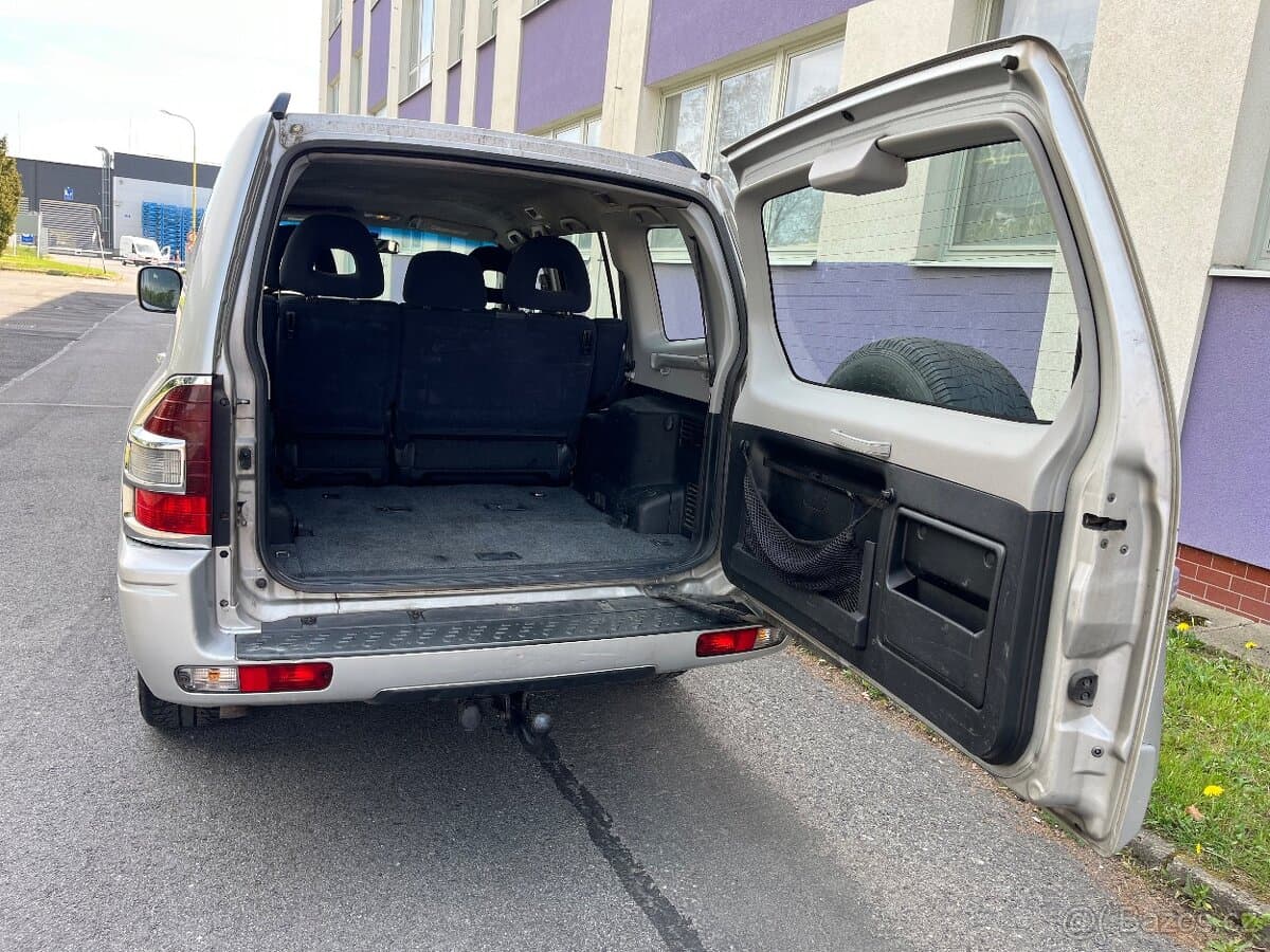 2005 Mitsubishi PAJERO - 11