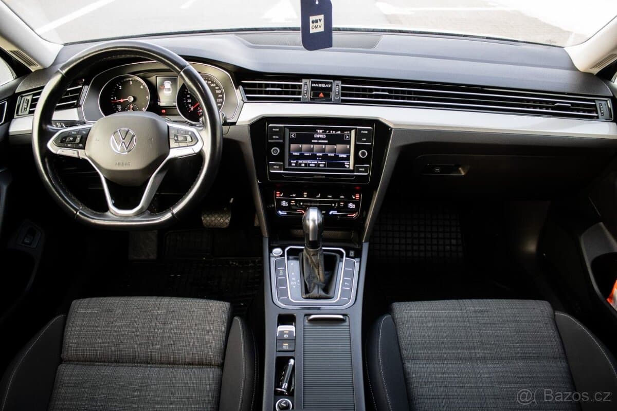 2020 Volkswagen PASSAT - 11