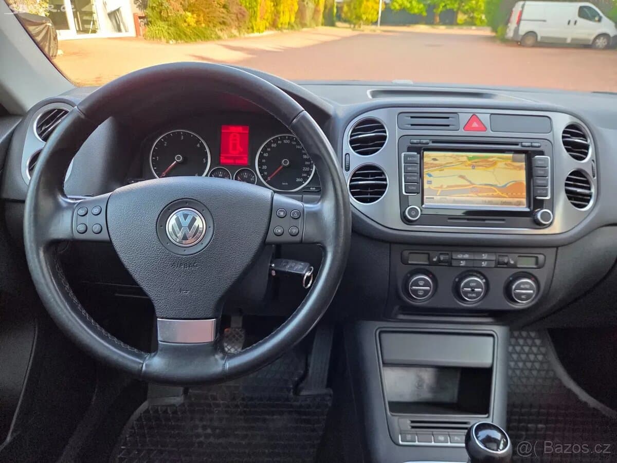 2009 Volkswagen TIGUAN - 11