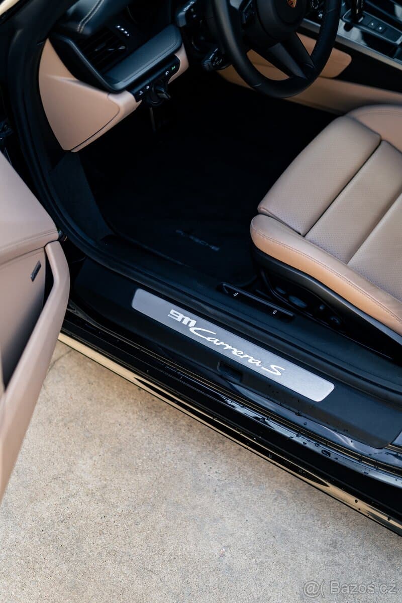 2023 Porsche 911 - 11