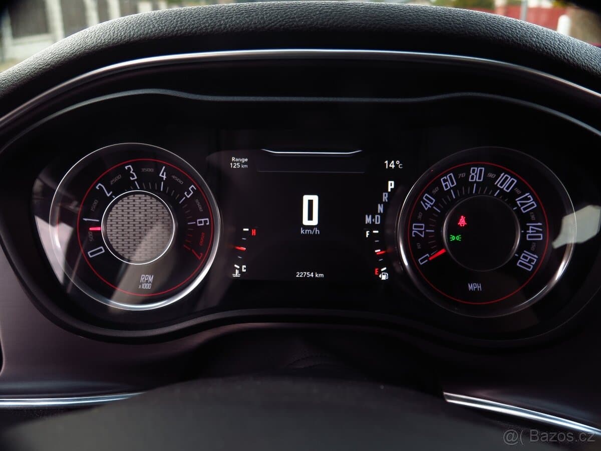 2016 Dodge CHALLENGER - 11
