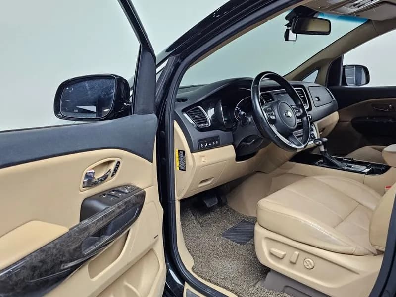 2020 Kia CARNIVAL - 11