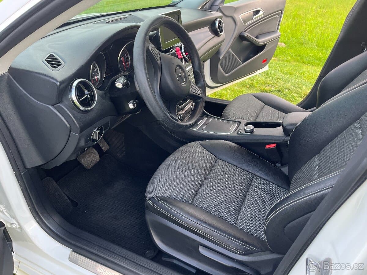 2018 Mercedes-Benz CLA - 11