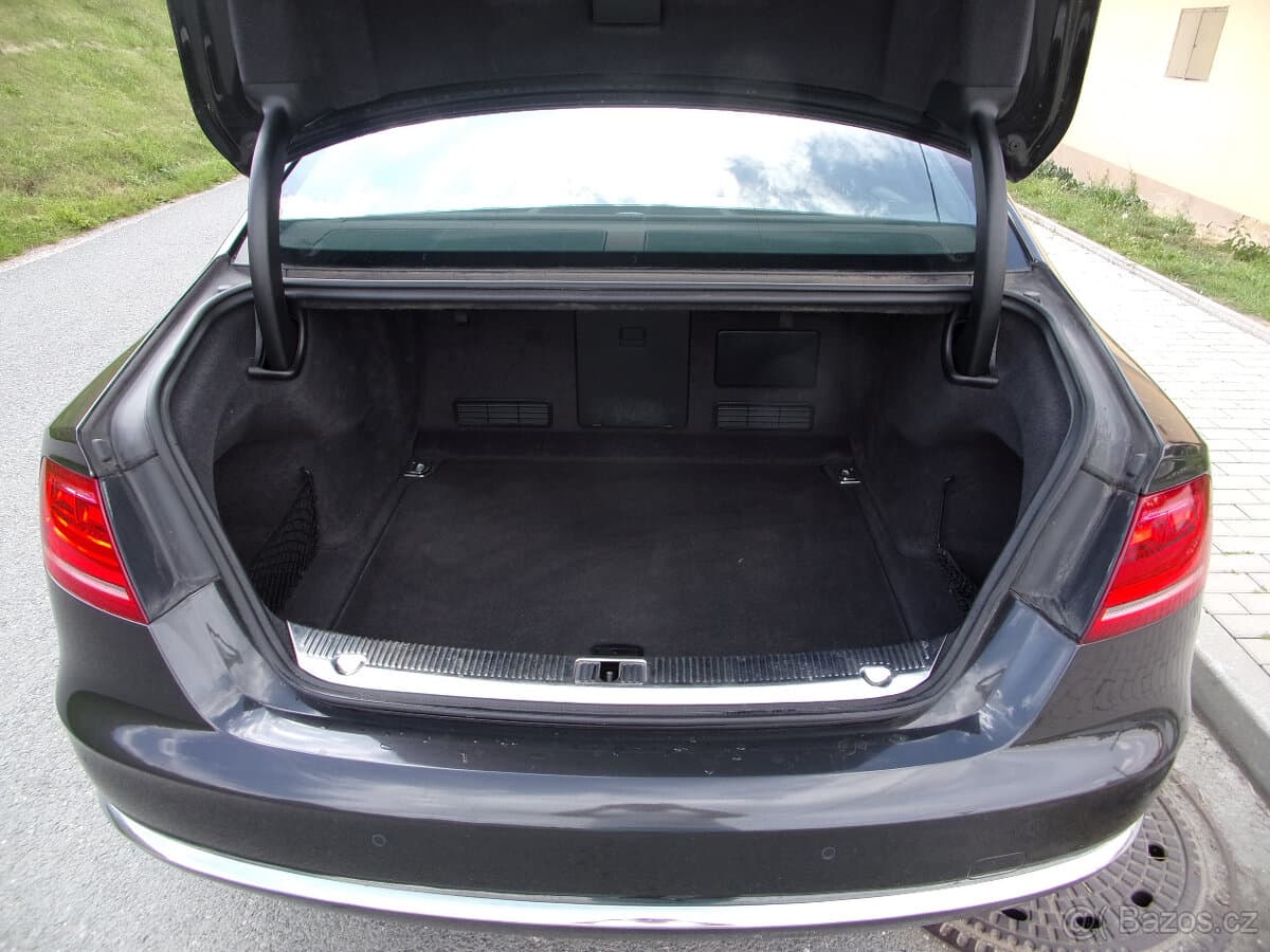 2012 Audi A8 - 11