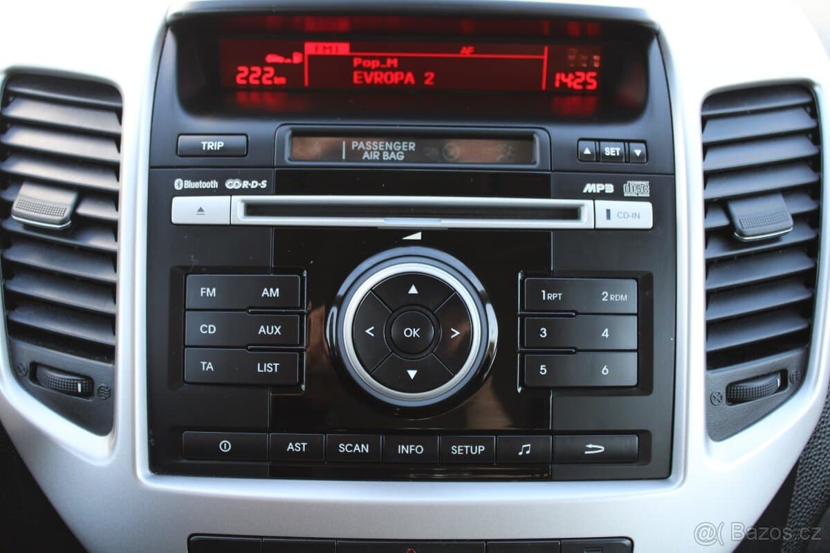 2016 Kia VENGA - 11