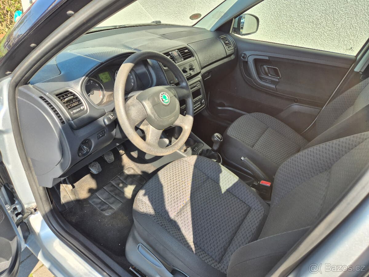 2010 Škoda FABIA - 11