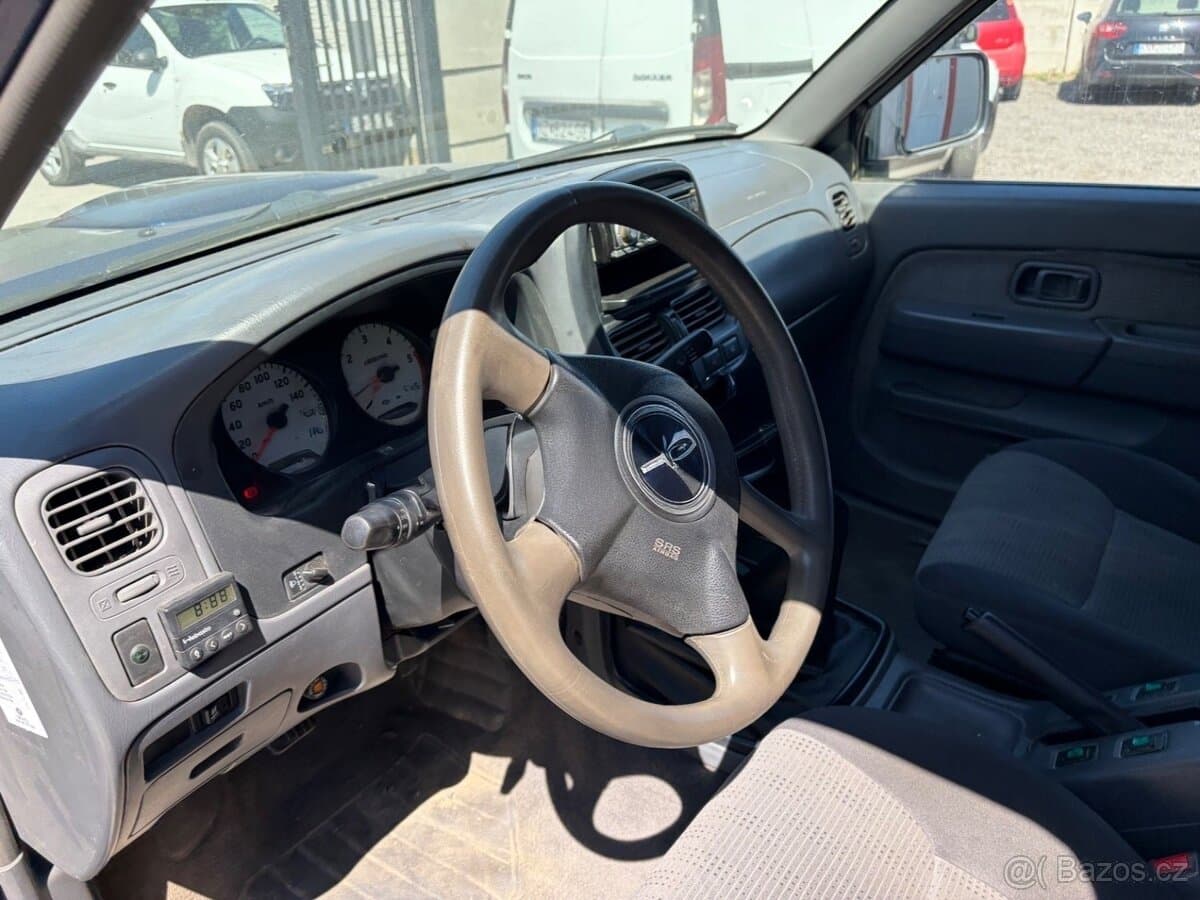 2003 Nissan NAVARA - 11