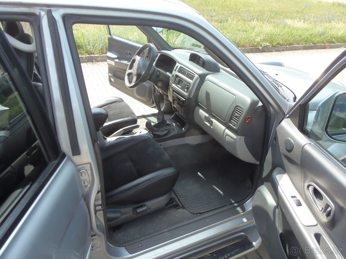 Mitsubishi PAJERO - 11