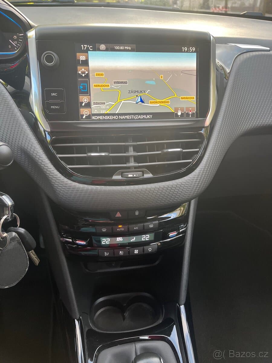 2015 Peugeot 2008 - 11