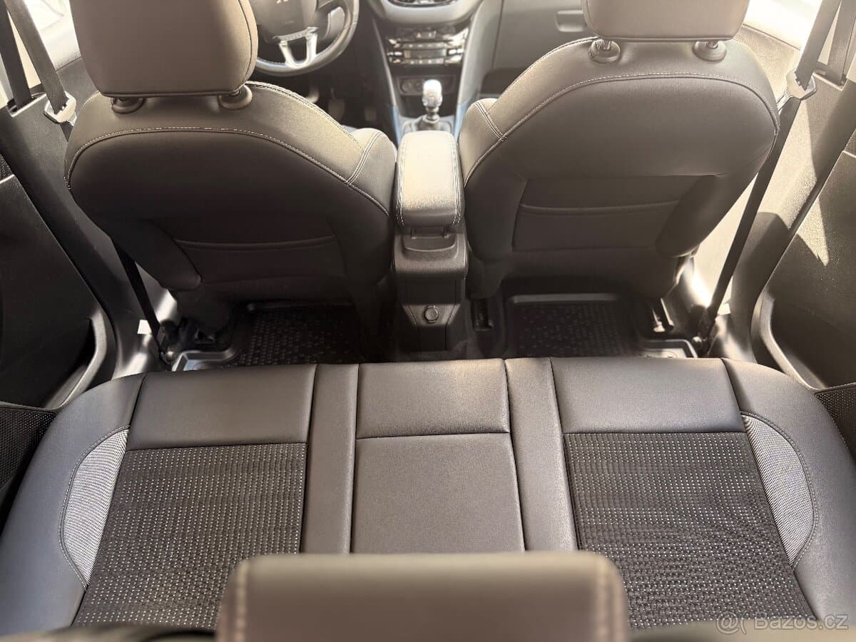 2015 Peugeot 2008 - 11