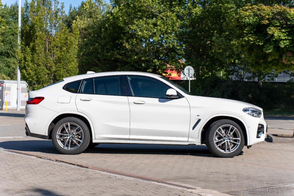 2021 BMW X4 - 11