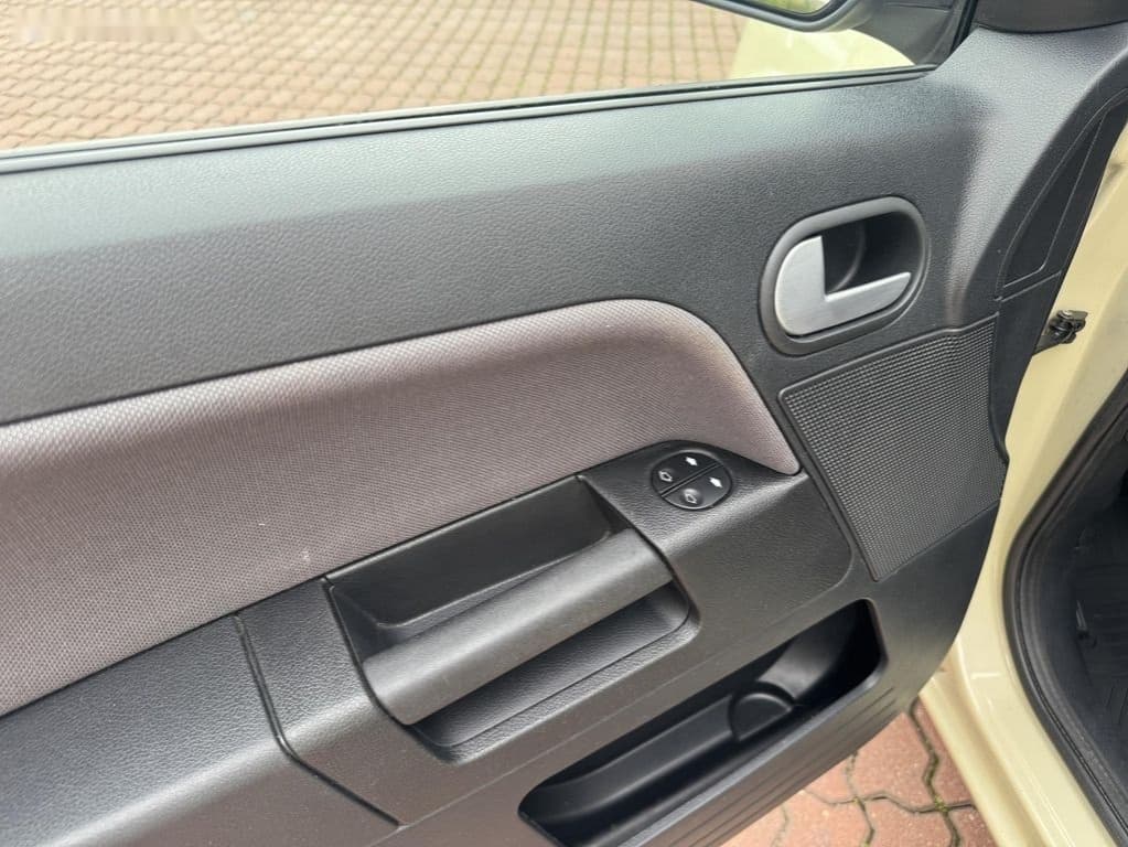 2009 Ford FUSION - 11
