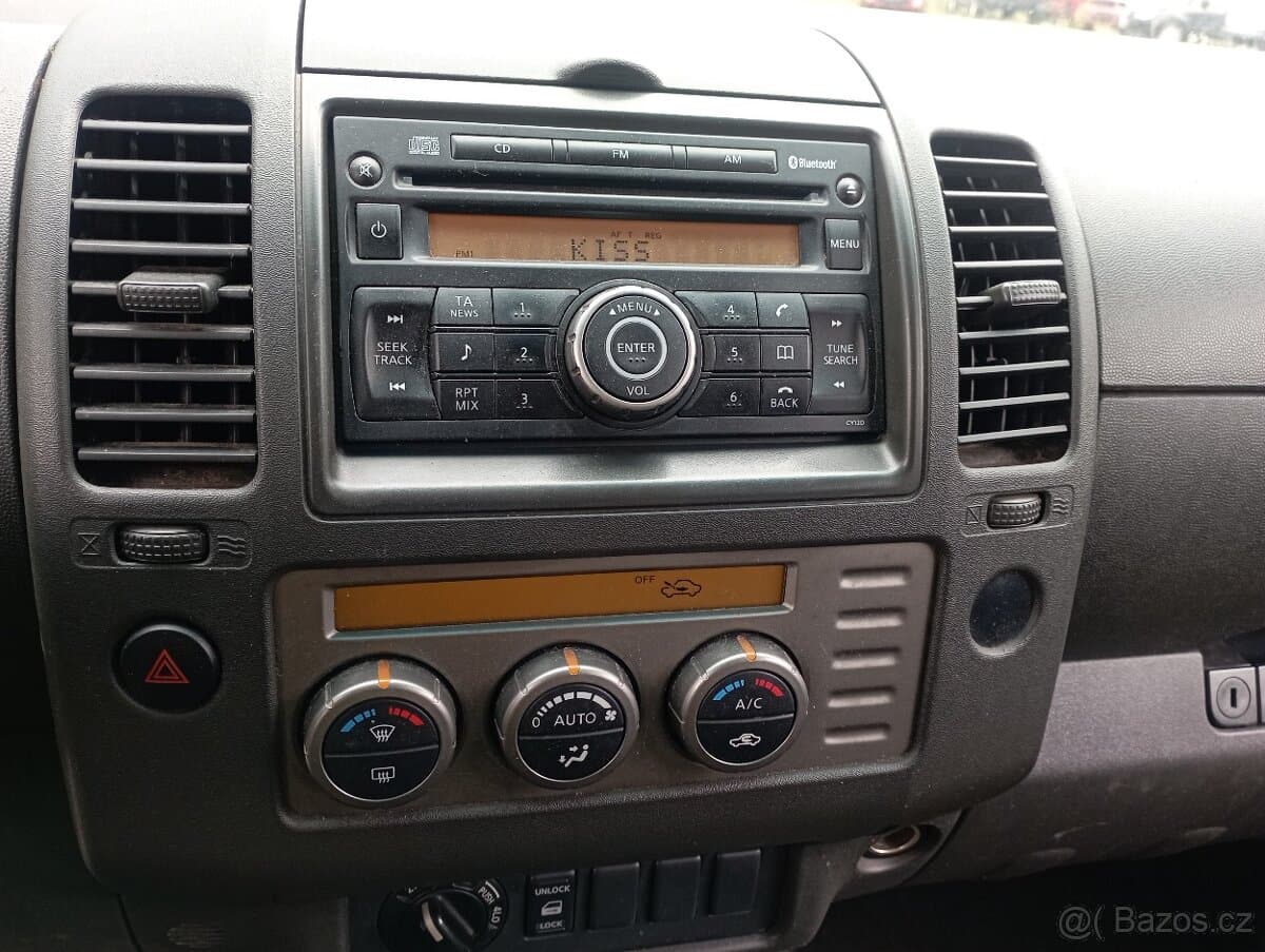 2008 Nissan NAVARA - 11