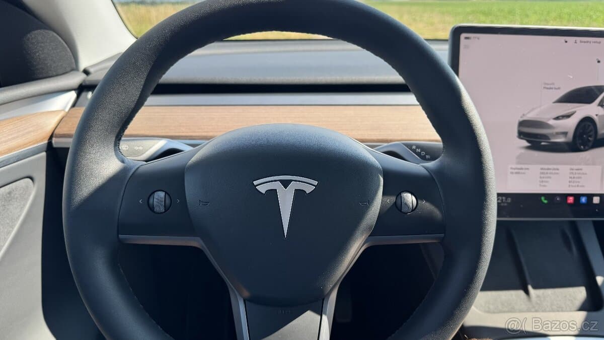 2023 Tesla MODEL Y - 11