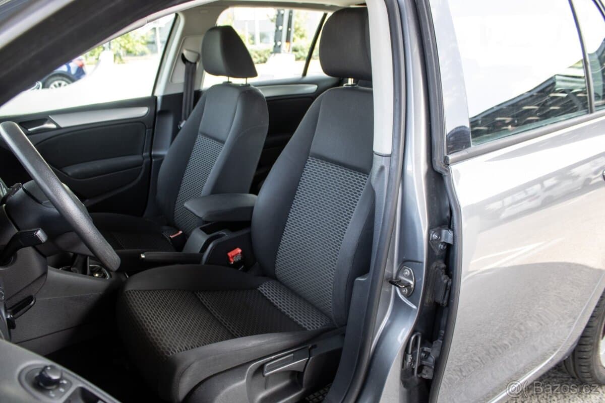 2010 Volkswagen GOLF - 11