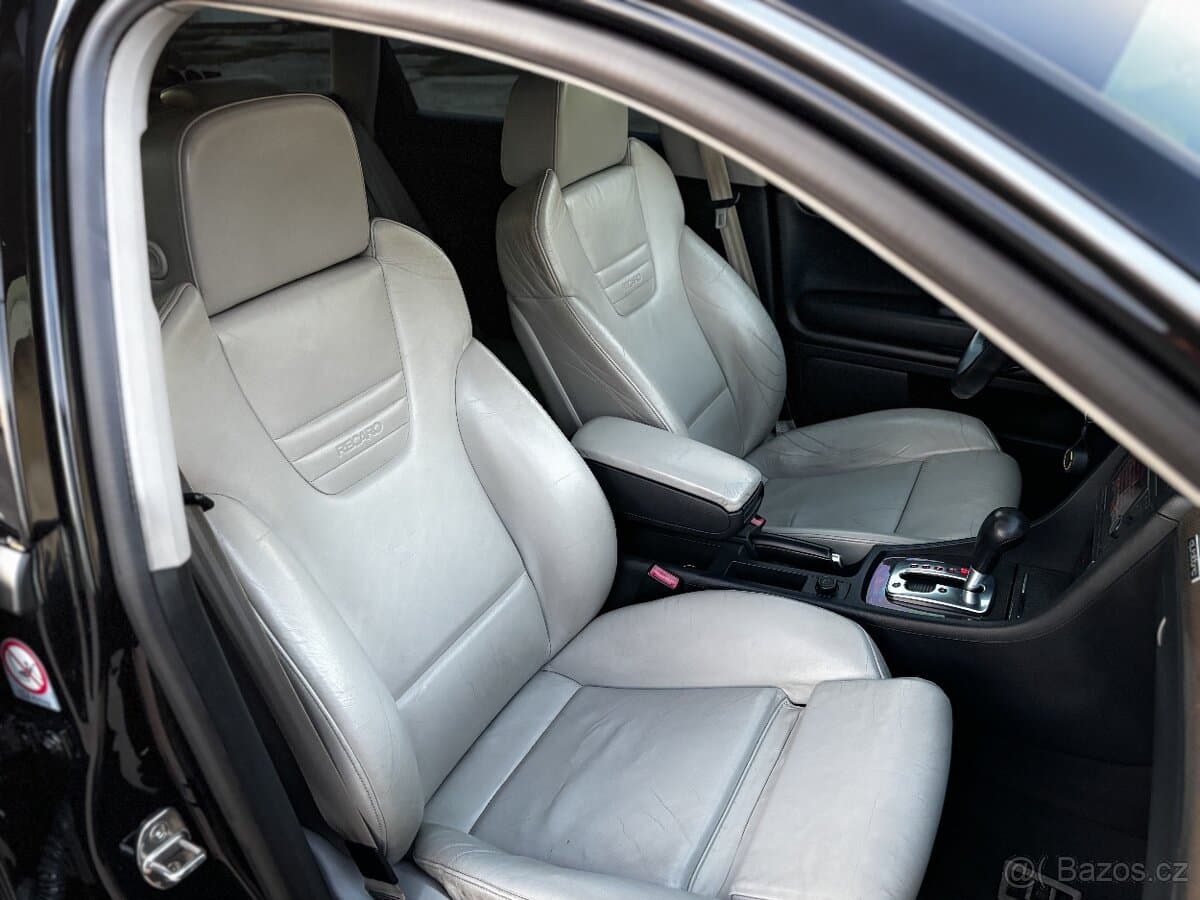 2005 Audi S4 - 11
