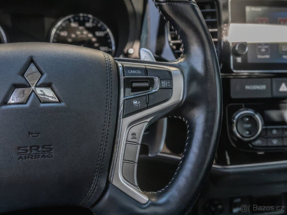2018 Mitsubishi OUTLANDER - 11