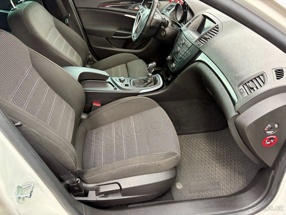 2012 Opel INSIGNIA - 11