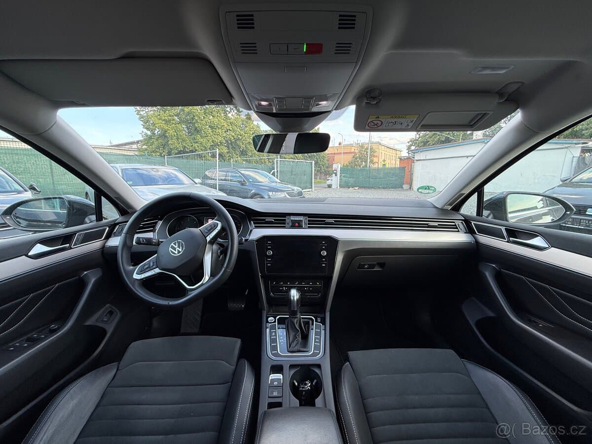 2021 Volkswagen PASSAT - 11