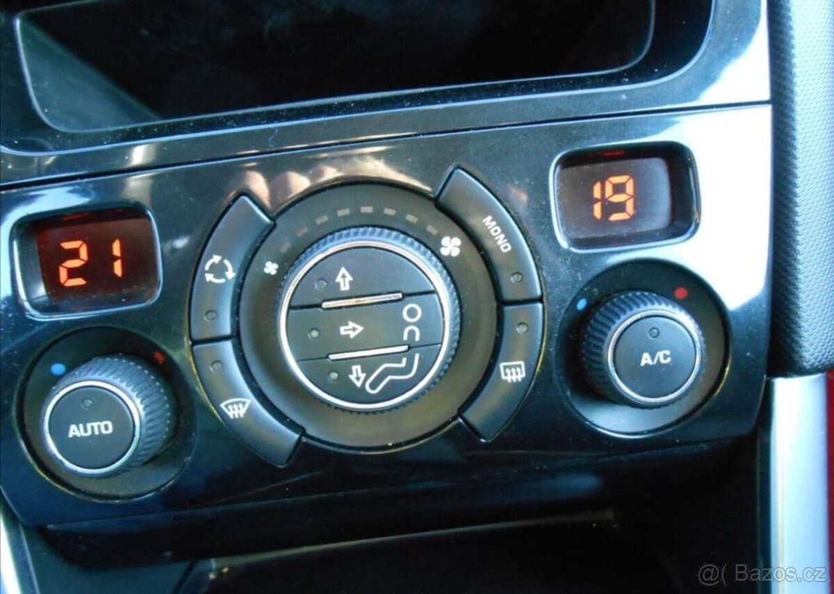 2009 Peugeot 308 - 11