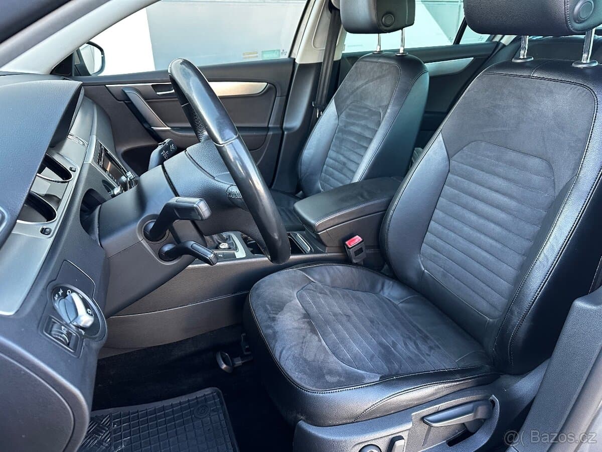 2011 Volkswagen PASSAT - 11