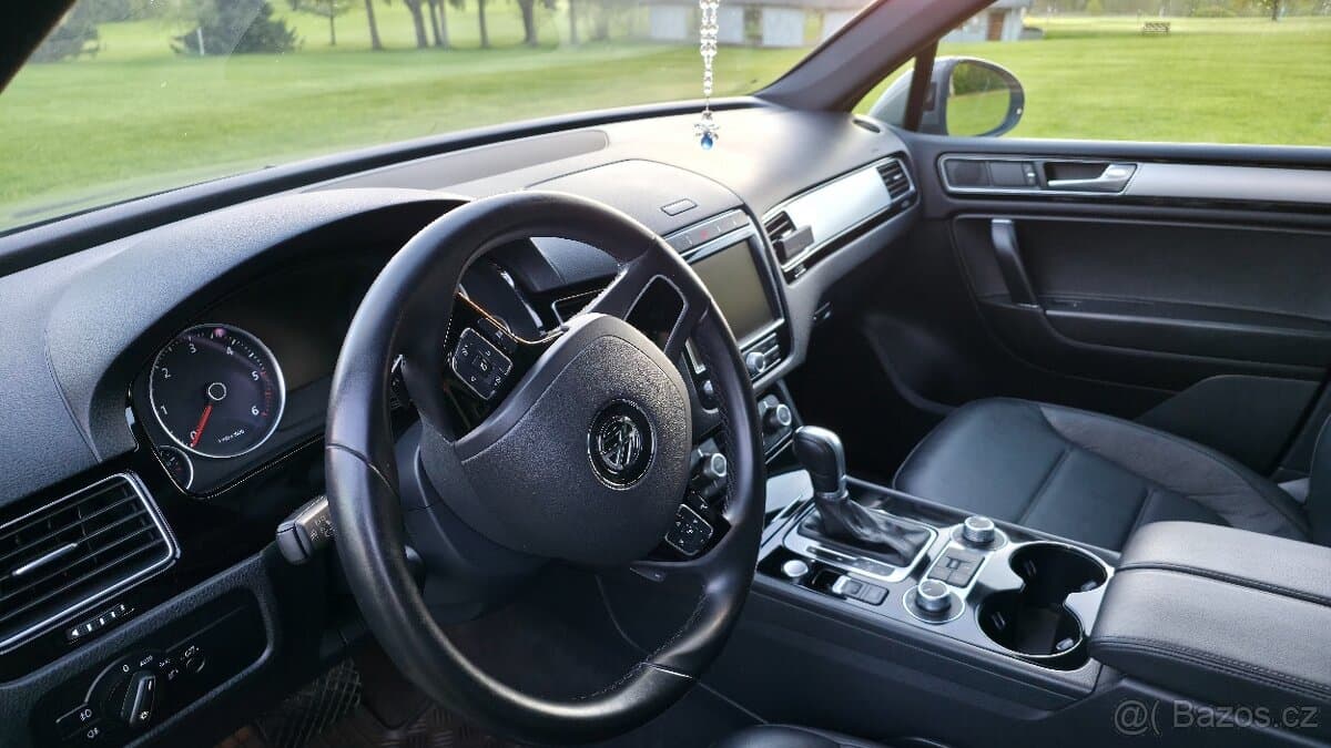 2016 Volkswagen TOUAREG - 11