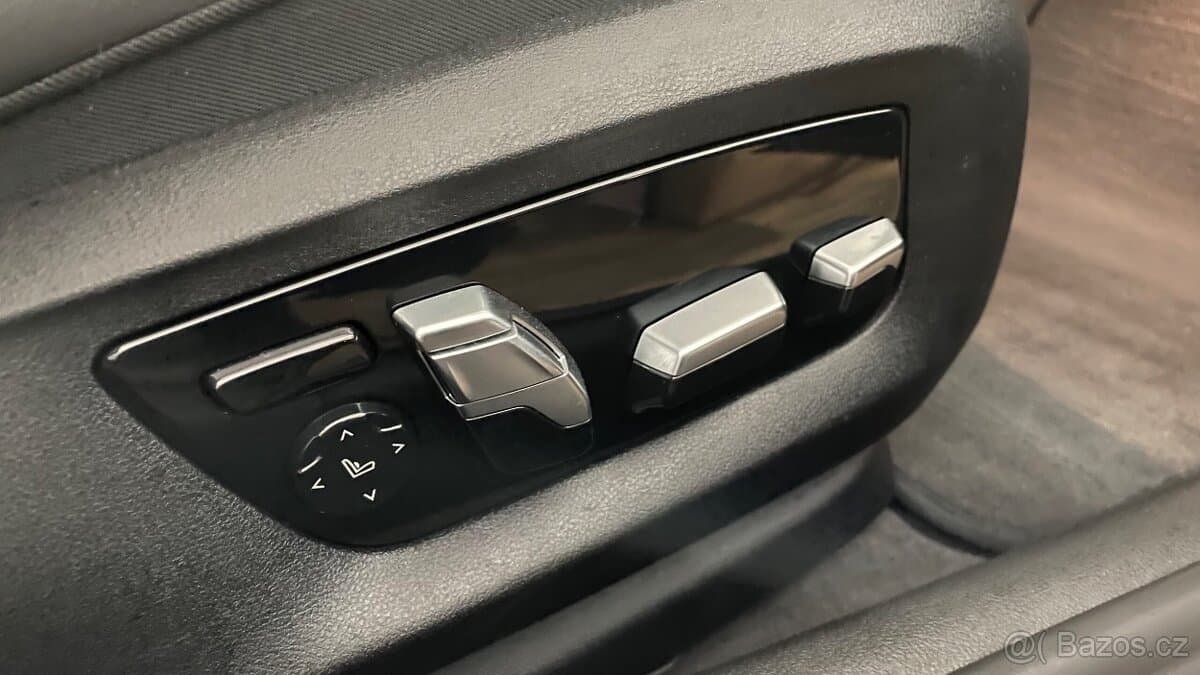 2020 BMW 5-SERIES - 11