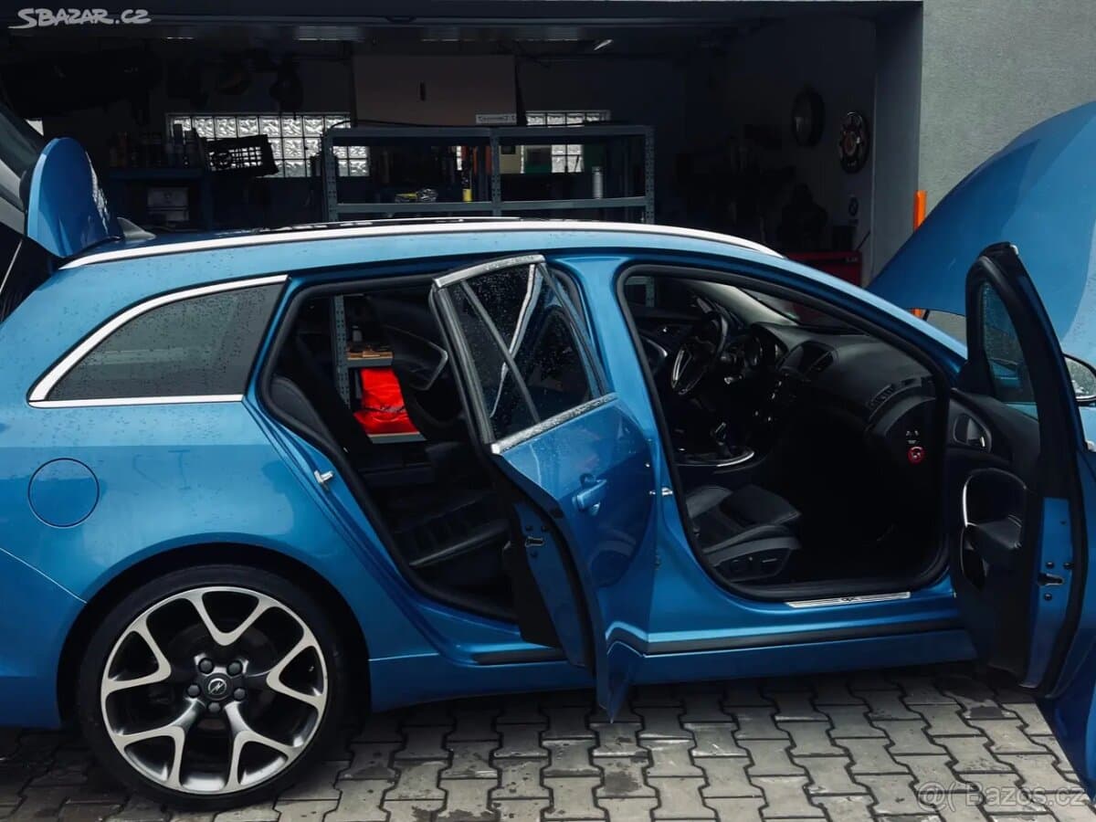 2011 Opel INSIGNIA - 11