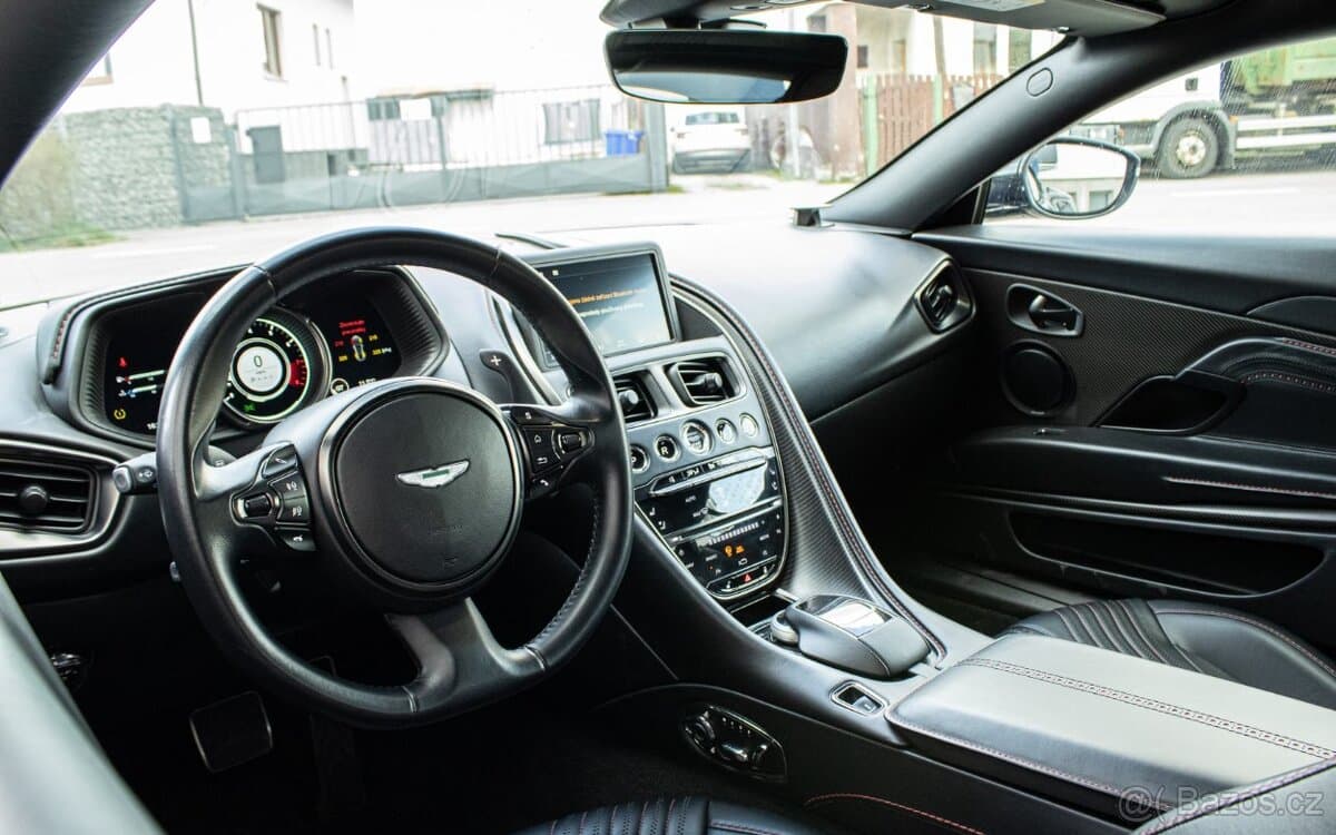2017 Aston Martin DB11 - 11