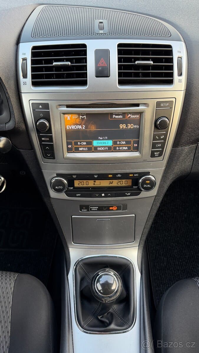 2012 Toyota AVENSIS - 11