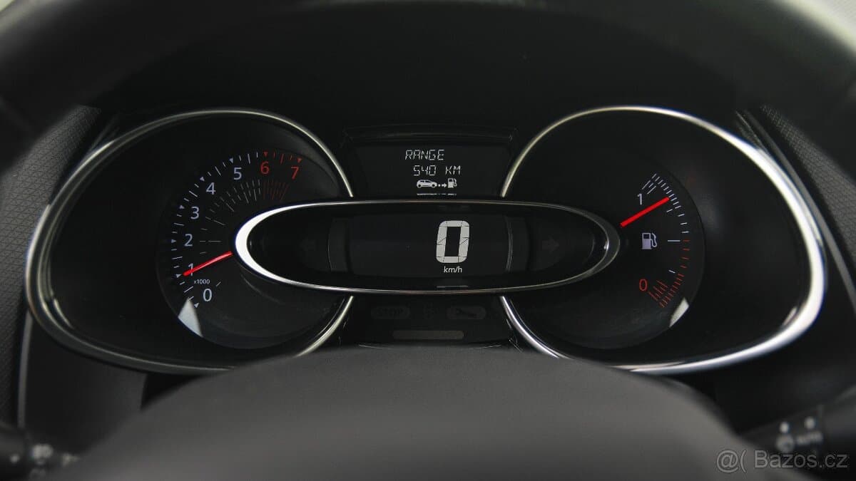 2017 Renault CLIO - 11